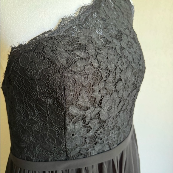 Azazie Demi Black A-Line Lace One Shoulder Chiffon Dress Womens M C Bridesmaid - Picture 2 of 5
